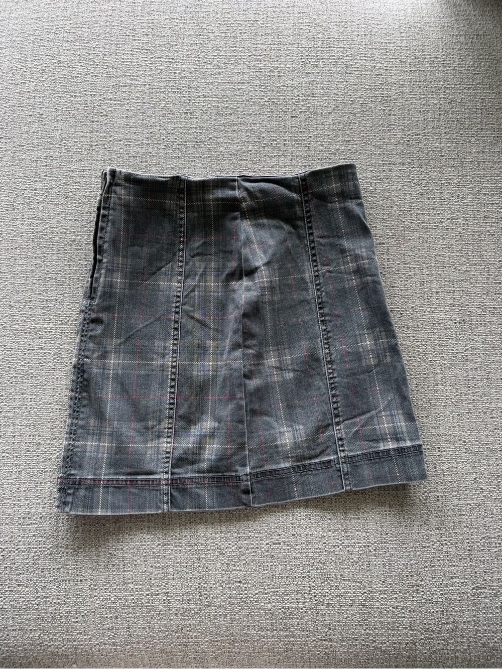 Tinseltown Gray Plaid Mini Skirt with Subtle Red Accents